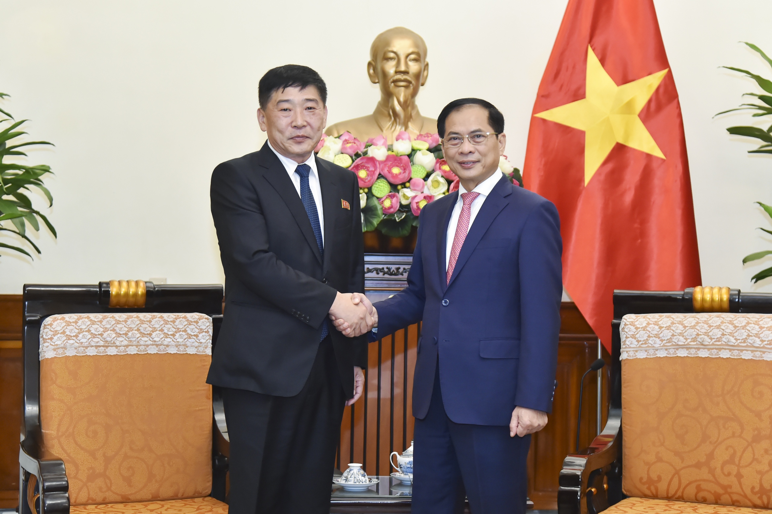 Hoạt động của đoàn ngoại giao Triều Tiên tại Việt Nam- Ảnh 1.