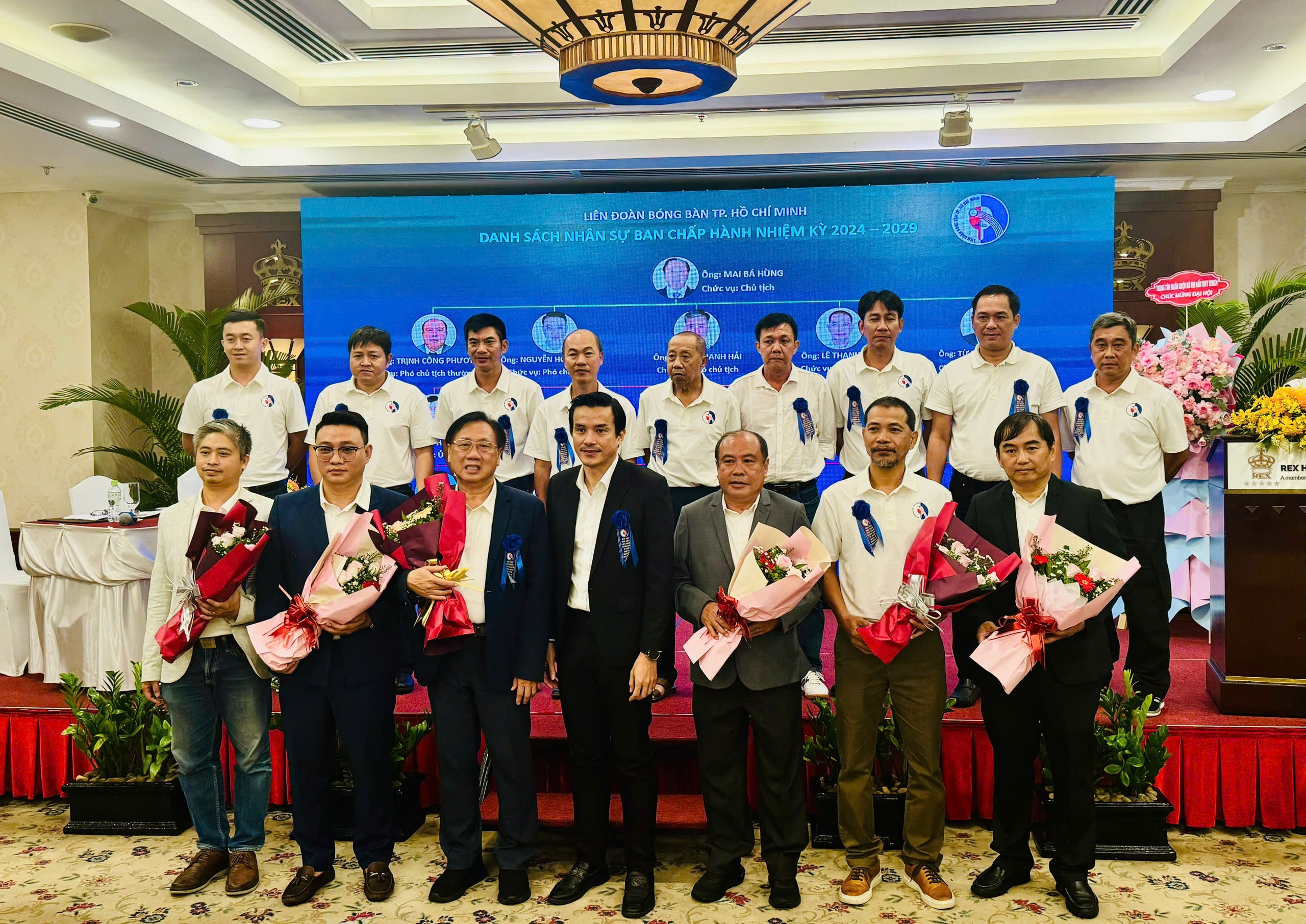 B&oacute;ng b&agrave;n TP HCM mơ ng&agrave;y trở lại- Ảnh 6.