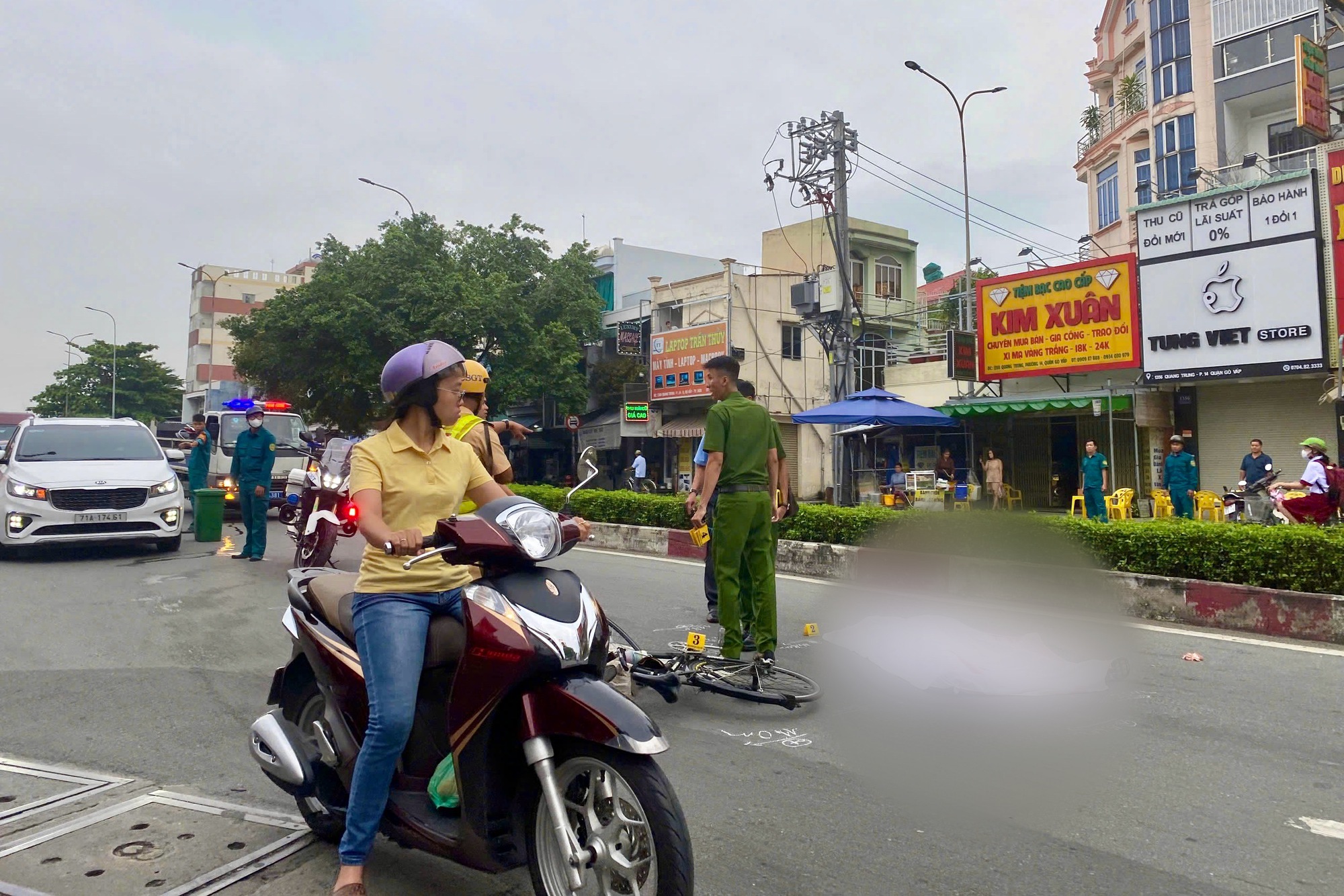 TP HCM: Kẹt xe sau tai nạn giao th&ocirc;ng nghi&ecirc;m trọng s&aacute;ng nay- Ảnh 1.
