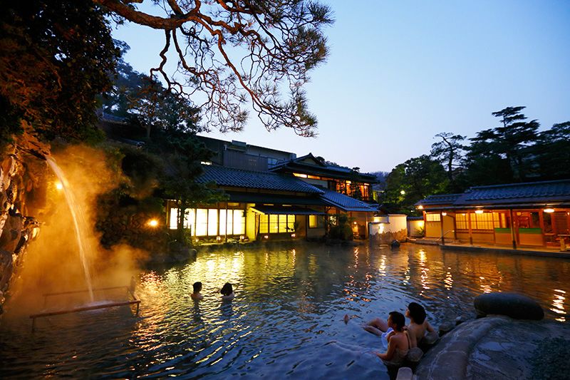 Tắm khoáng nóng tại nhà để khoẻ mạnh, sống thọ như người dân Nhật- Ảnh 1. Tắm khoáng nóng tại nhà để khoẻ mạnh, sống thọ như người dân Nhật- Ảnh 1.