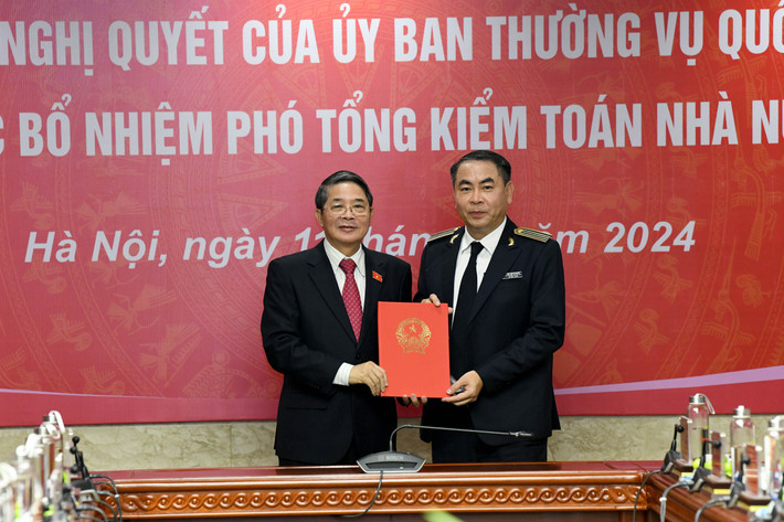 Trao nghị quyết bổ nhiệm Ph&oacute; Tổng Kiểm to&aacute;n Nh&agrave; nước- Ảnh 1.