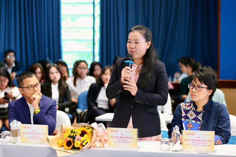 B&agrave; L&Ecirc; THỊ B&Iacute;CH HẰNG