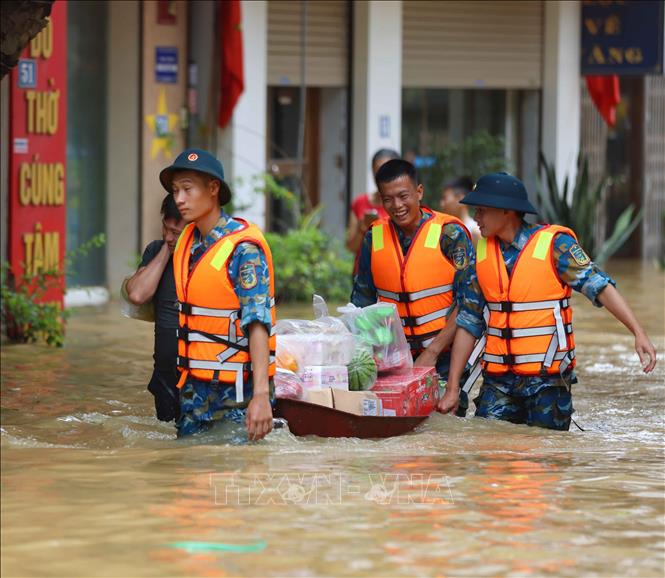 L&agrave;ng gốm B&aacute;t Tr&agrave;ng nổi tiếng của H&agrave; Nội bị ngập lụt- Ảnh 2.