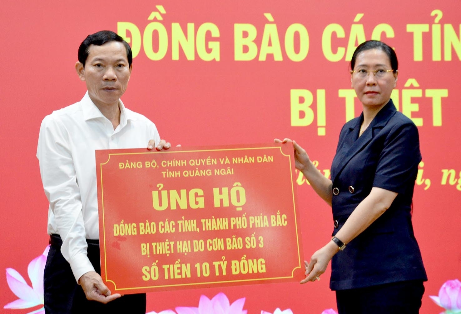 Sau thư k&ecirc;u gọi, nh&acirc;n d&acirc;n Quảng Ng&atilde;i đ&oacute;ng g&oacute;p gần 6 tỉ đồng ủng hộ c&aacute;c tỉnh ph&iacute;a Bắc- Ảnh 2.