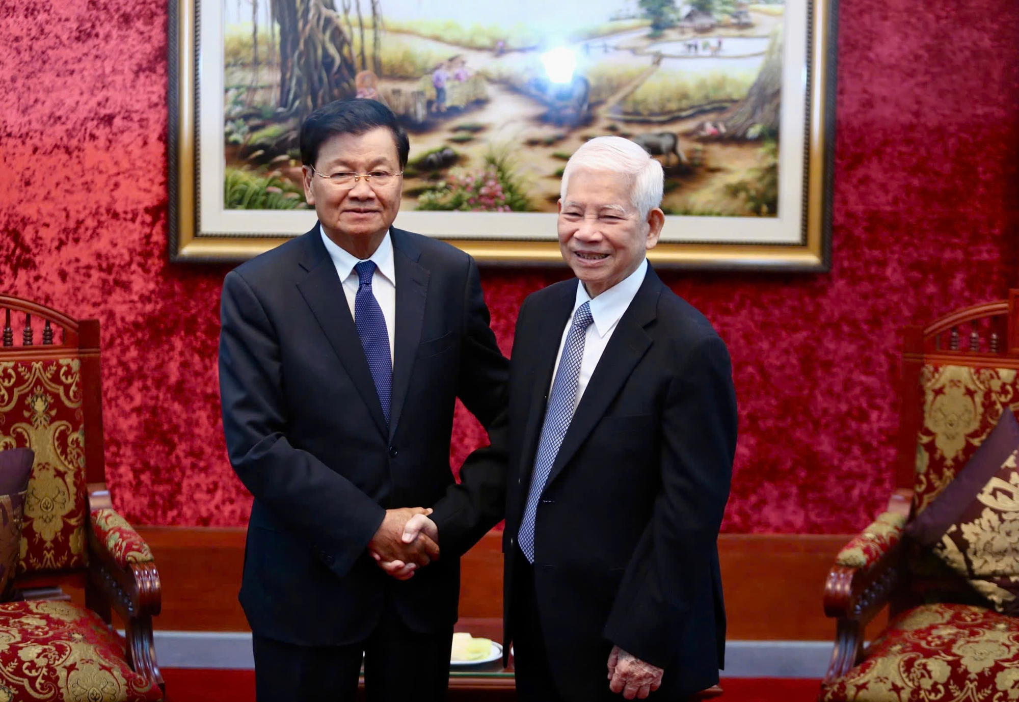 Tổng B&iacute; thư, Chủ tịch nước L&agrave;o gặp nguy&ecirc;n Chủ tịch nước Nguyễn Minh Triết v&agrave; nguy&ecirc;n Chủ tịch nước Trương Tấn Sang- Ảnh 1.