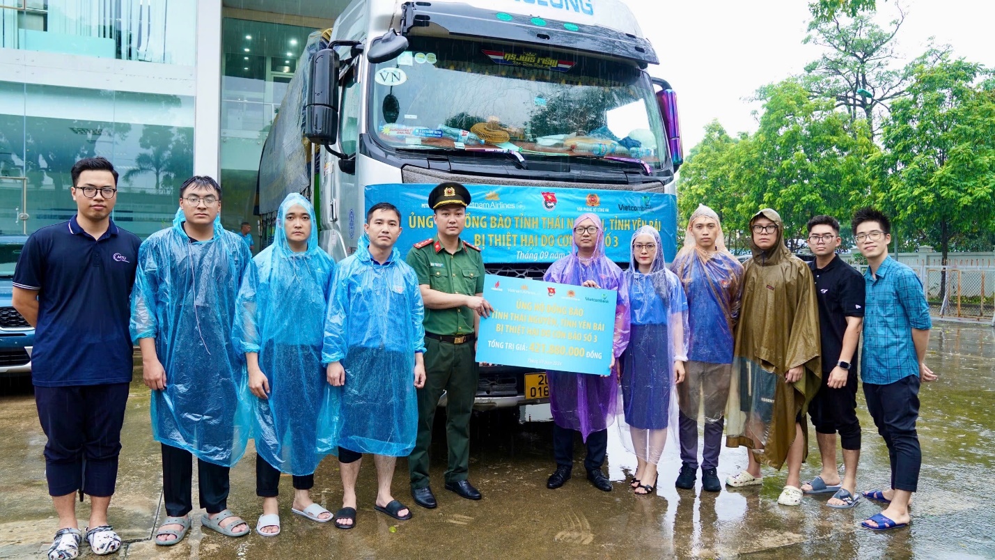 C&aacute;n bộ nh&acirc;n vi&ecirc;n Vietcombank ủng hộ 1 ng&agrave;y lương hỗ trợ đồng b&agrave;o bị thiệt hại do b&atilde;o số 3- Ảnh 6.