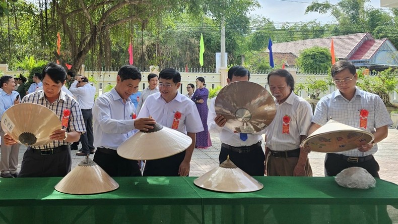 Nghề chằm nón ngựa Phú Gia (Bình Định) được công nhận là di sản văn hóa phi vật thể quốc gia- Ảnh 1.