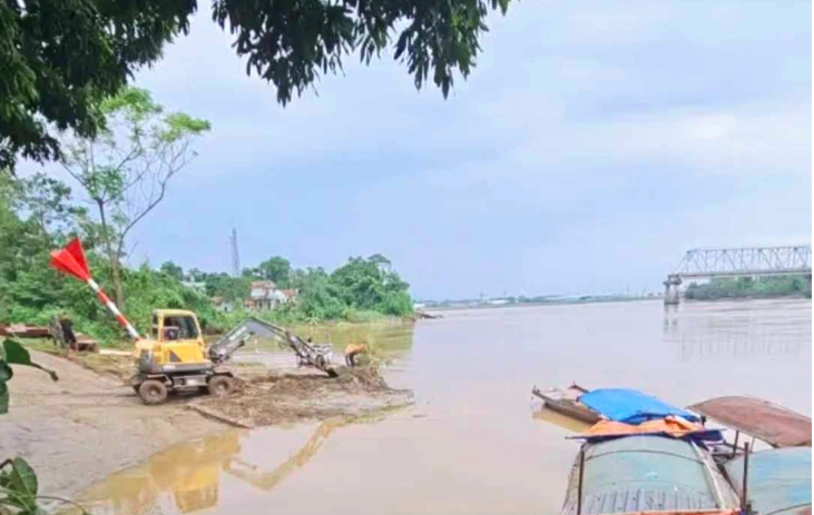 T&igrave;m kiếm nạn nh&acirc;n mất t&iacute;ch trong vụ sập cầu Phong Ch&acirc;u, chuẩn bị lắp cầu phao- Ảnh 3.