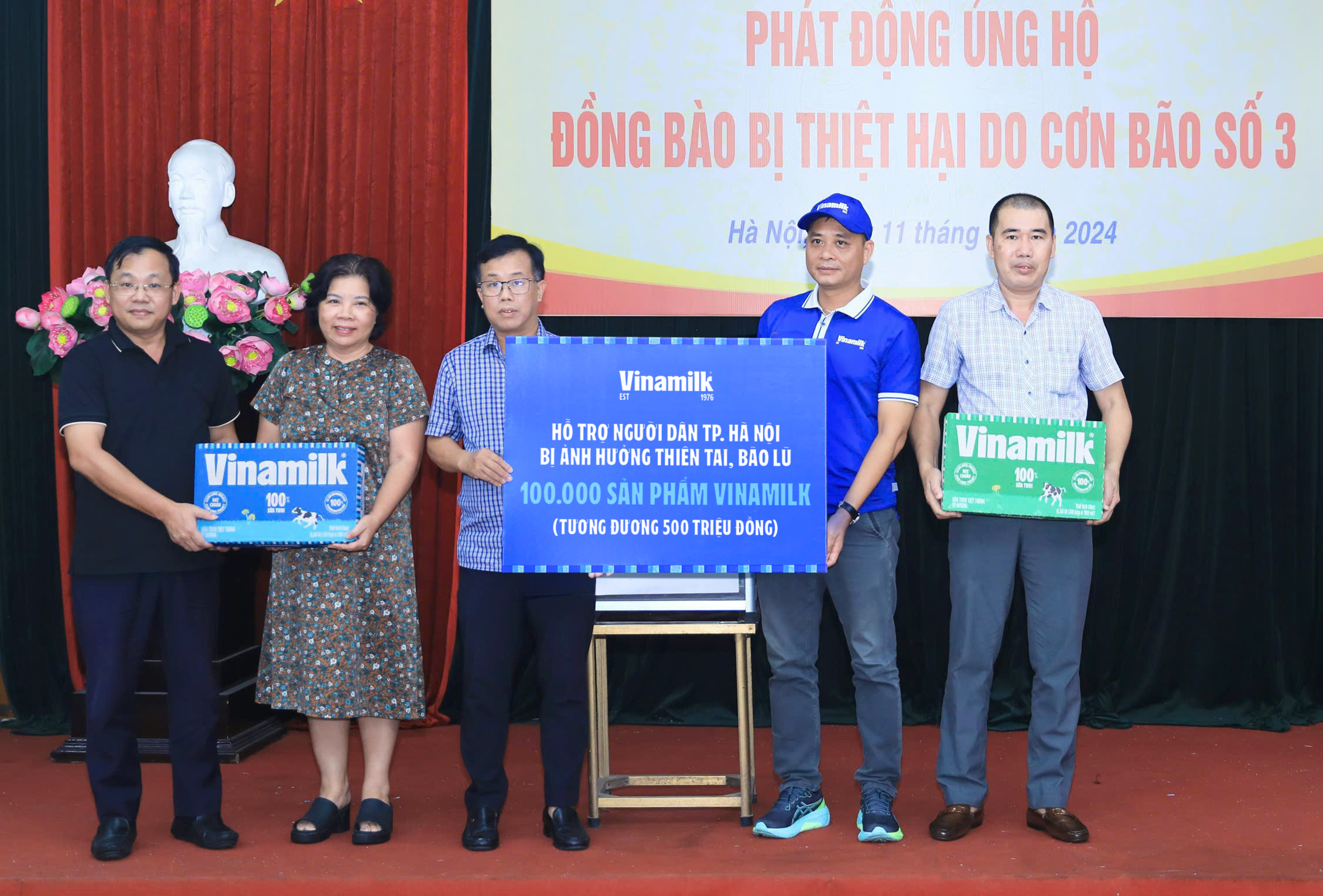 Vinamilk kịp thời hỗ trợ 550.000 sản phẩm thiết yếu cho người d&acirc;n v&ugrave;ng b&atilde;o lũ- Ảnh 3.
