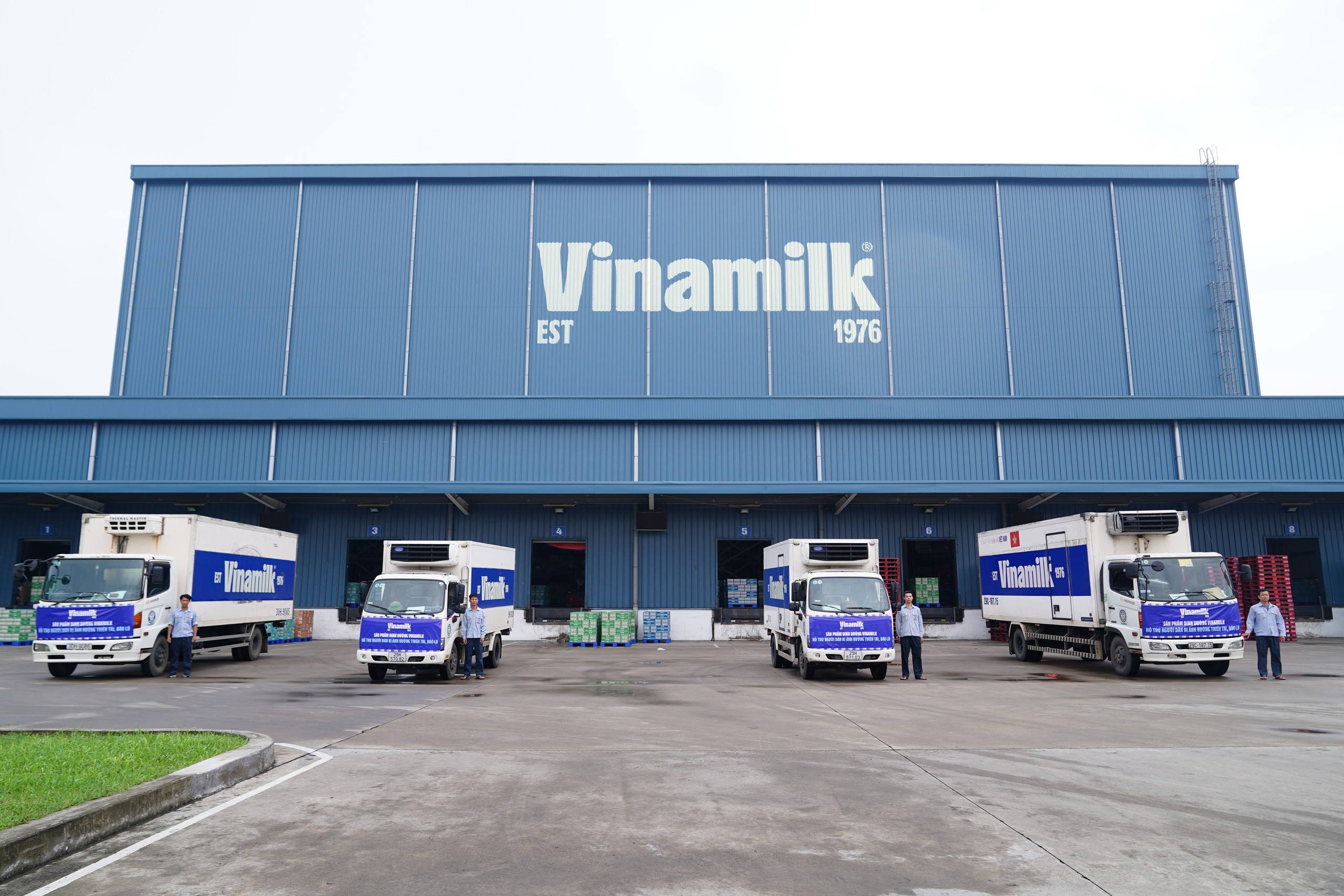 Vinamilk kịp thời hỗ trợ 550.000 sản phẩm thiết yếu cho người d&acirc;n v&ugrave;ng b&atilde;o lũ- Ảnh 4.