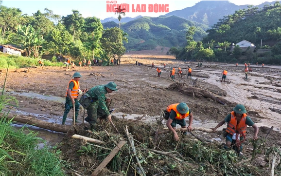 Nhiều ng&acirc;n h&agrave;ng th&ocirc;ng b&aacute;o giảm l&atilde;i suất vay với kh&aacute;ch h&agrave;ng v&ugrave;ng b&atilde;o, lũ