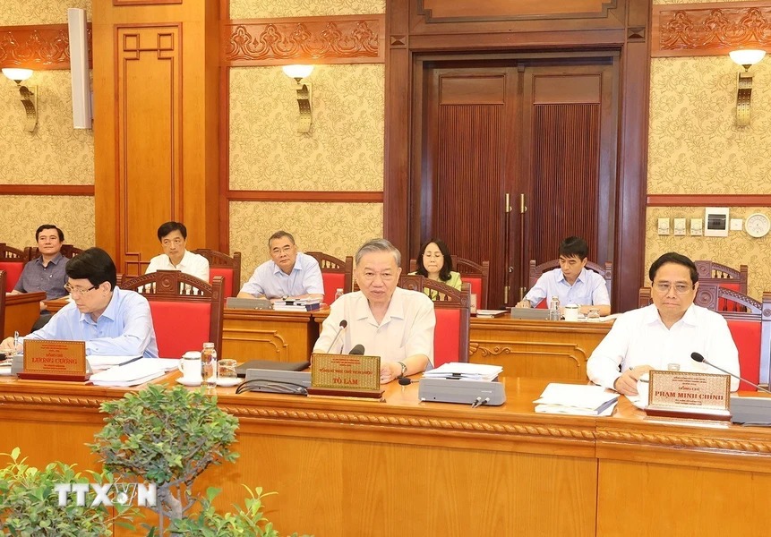 Tổng B&iacute; thư, Chủ tịch nước T&ocirc; L&acirc;m chủ tr&igrave; họp Bộ Ch&iacute;nh trị về nội dung quan trọng của 2 địa phương- Ảnh 2.