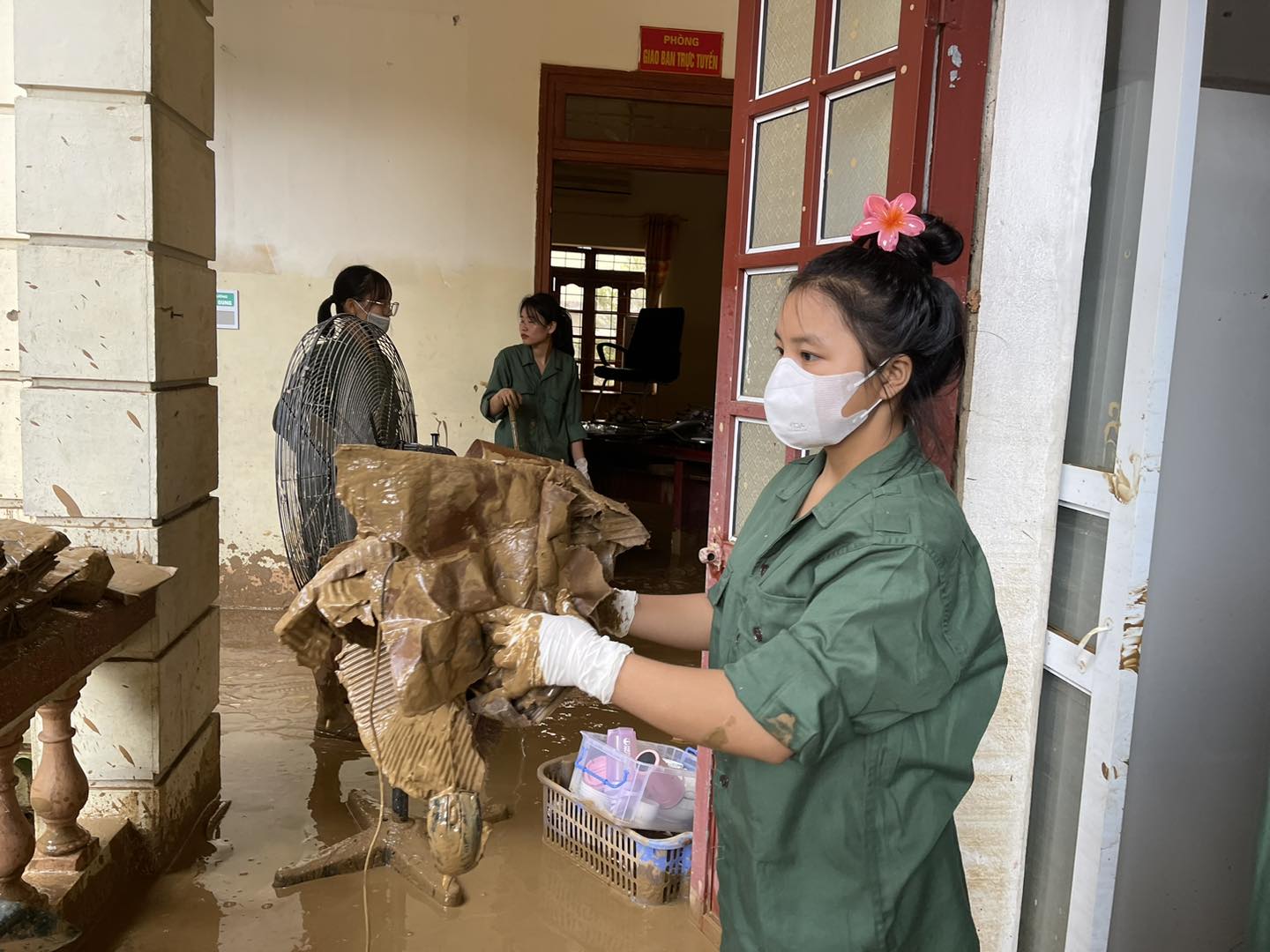 Diễn biến mới nhất sức khoẻ nạn nh&acirc;n vụ lũ qu&eacute;t ở L&agrave;ng Nủ- Ảnh 9.