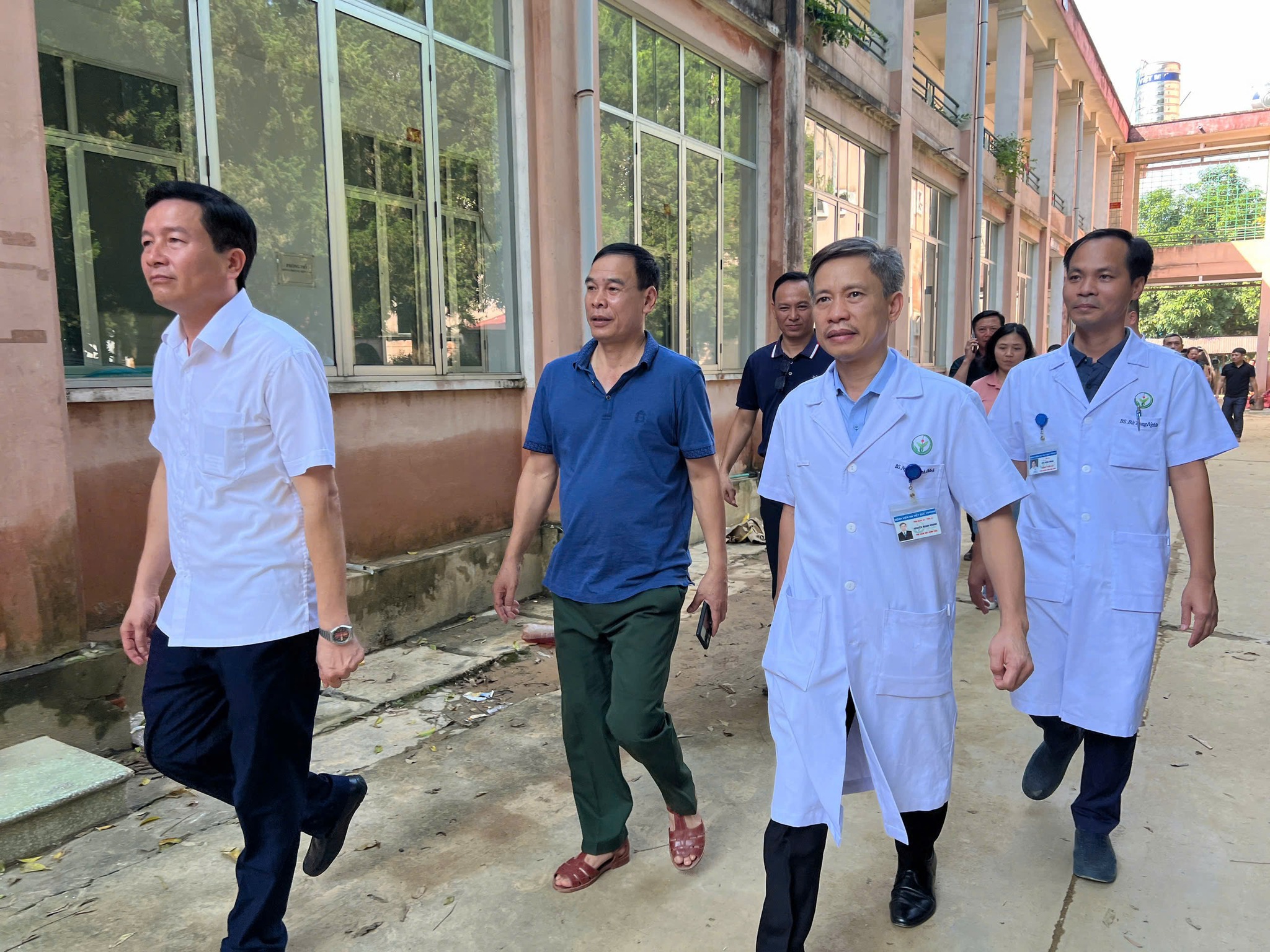 Diễn biến mới nhất sức khoẻ nạn nh&acirc;n vụ lũ qu&eacute;t ở L&agrave;ng Nủ- Ảnh 3.