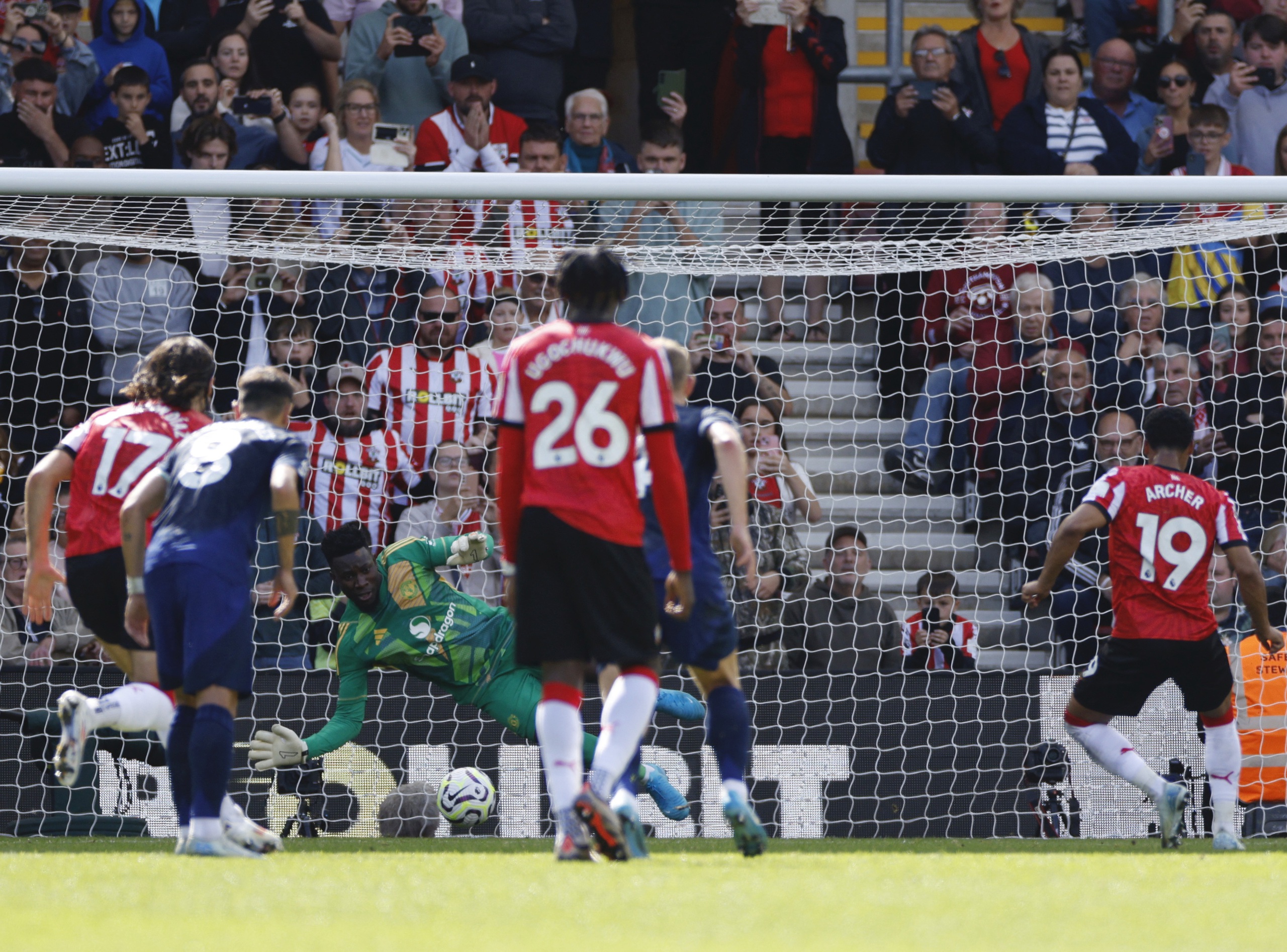 De Ligt v&agrave; Rashford ghi b&agrave;n, Man United thắng tưng bừng Southampton- Ảnh 2.