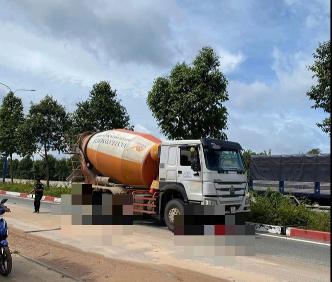 Nam thanh ni&ecirc;n bị xe bồn c&aacute;n qua người, tử vong tại chỗ 
- Ảnh 1.