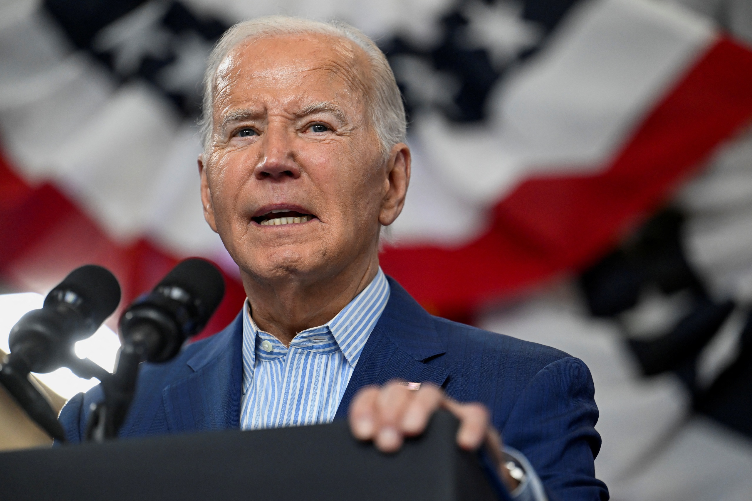 &Ocirc;ng Biden chỉ tr&iacute;ch &ocirc;ng Trump v&igrave; tấn c&ocirc;ng người Mỹ gốc Haiti- Ảnh 1.