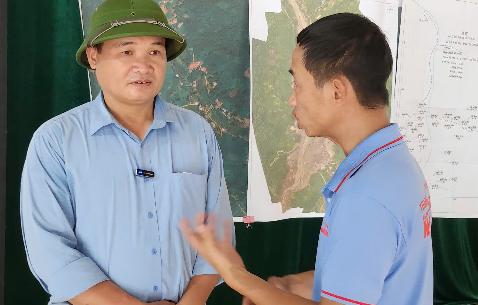 B&aacute;o Người Lao Động trao 160 triệu đồng hỗ trợ 16 hộ gia đ&igrave;nh ở L&agrave;ng Nủ- Ảnh 2.