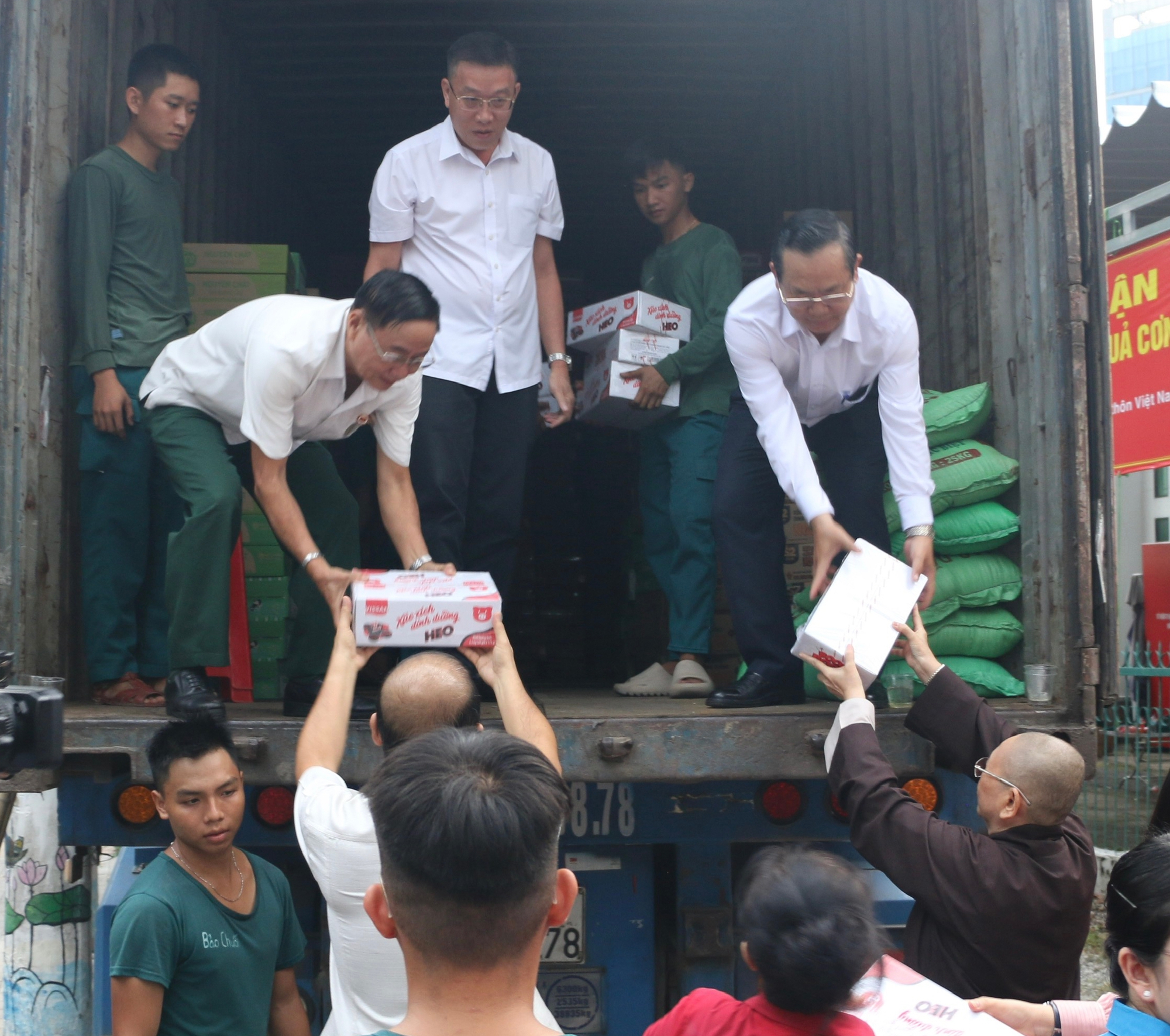 H&igrave;nh ảnh mang y&ecirc;u thương của B&igrave;nh Dương &ldquo;l&ecirc;n xe&rdquo; hướng về miền Bắc- Ảnh 6.