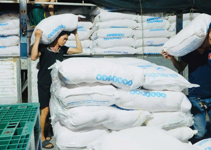 H&igrave;nh ảnh mang y&ecirc;u thương của B&igrave;nh Dương &ldquo;l&ecirc;n xe&rdquo; hướng về miền Bắc- Ảnh 7.