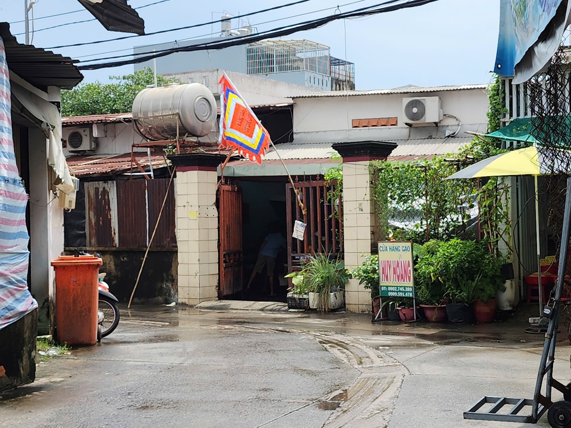 TP HCM: Điều tra vụ nam sinh vi&ecirc;n năm nhất tử vong bất thường- Ảnh 1.