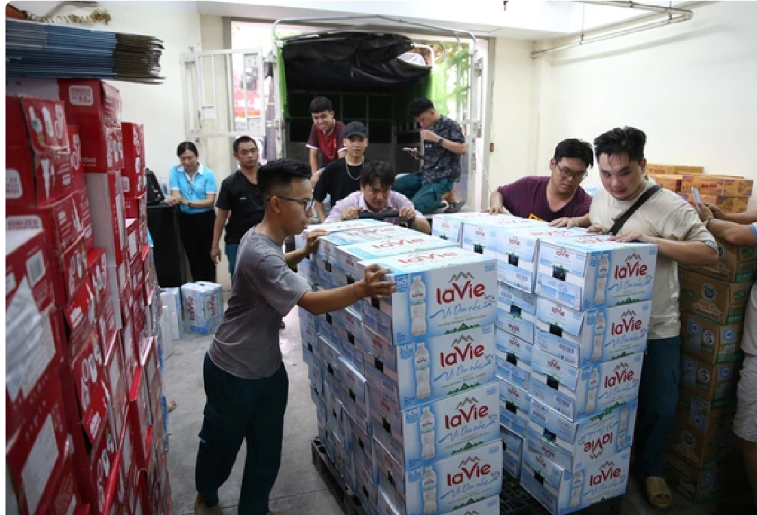 Diễn đ&agrave;n &ldquo;L&agrave;m thế n&agrave;o để c&ocirc;ng t&aacute;c cứu trợ được hiệu quả, thiết thực?&rdquo;: Cần c&oacute; tổ chức điều phối - Ảnh 1.