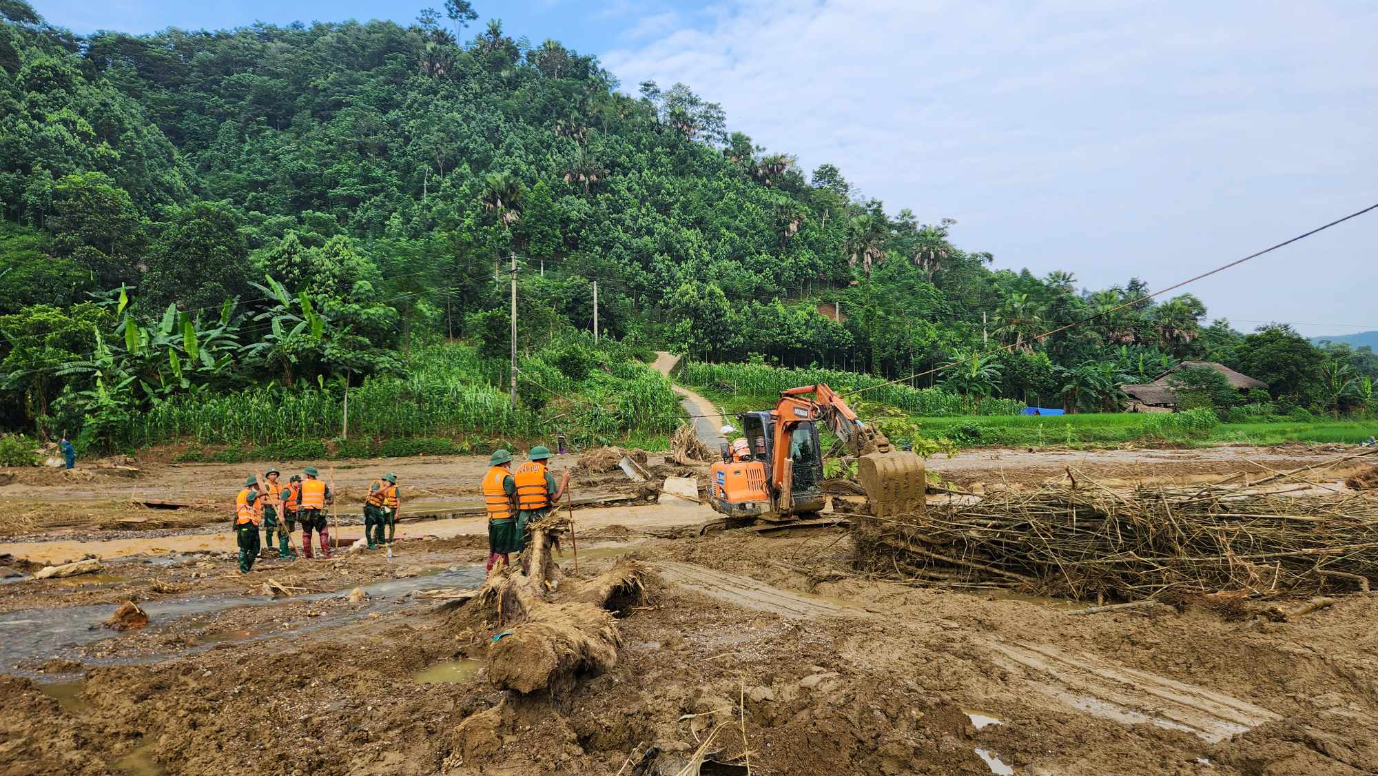 Số người chết v&agrave; mất t&iacute;ch ở L&agrave;ng Nủ giảm 29 trường hợp- Ảnh 1.