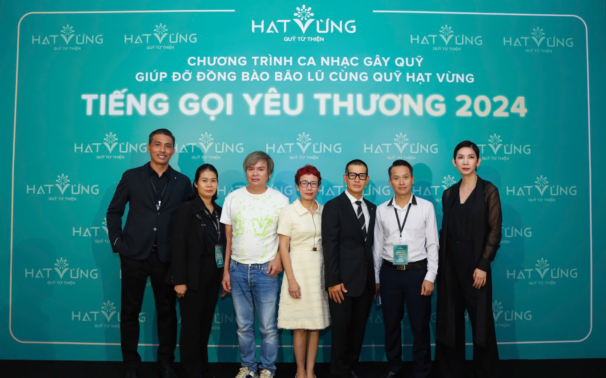 "Tiếng gọi yêu thương" quyên góp được 2,2 tỉ đồng để tặng bà con vùng lũ

