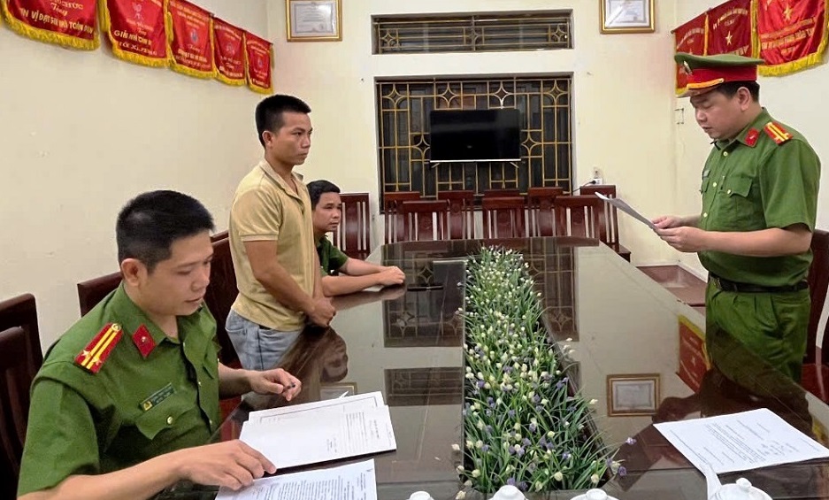 Khởi tố, bắt nam thanh ni&ecirc;n mua b&aacute;n 15 con rắn hổ mang ch&uacute;a để ng&acirc;m rượu- Ảnh 1.