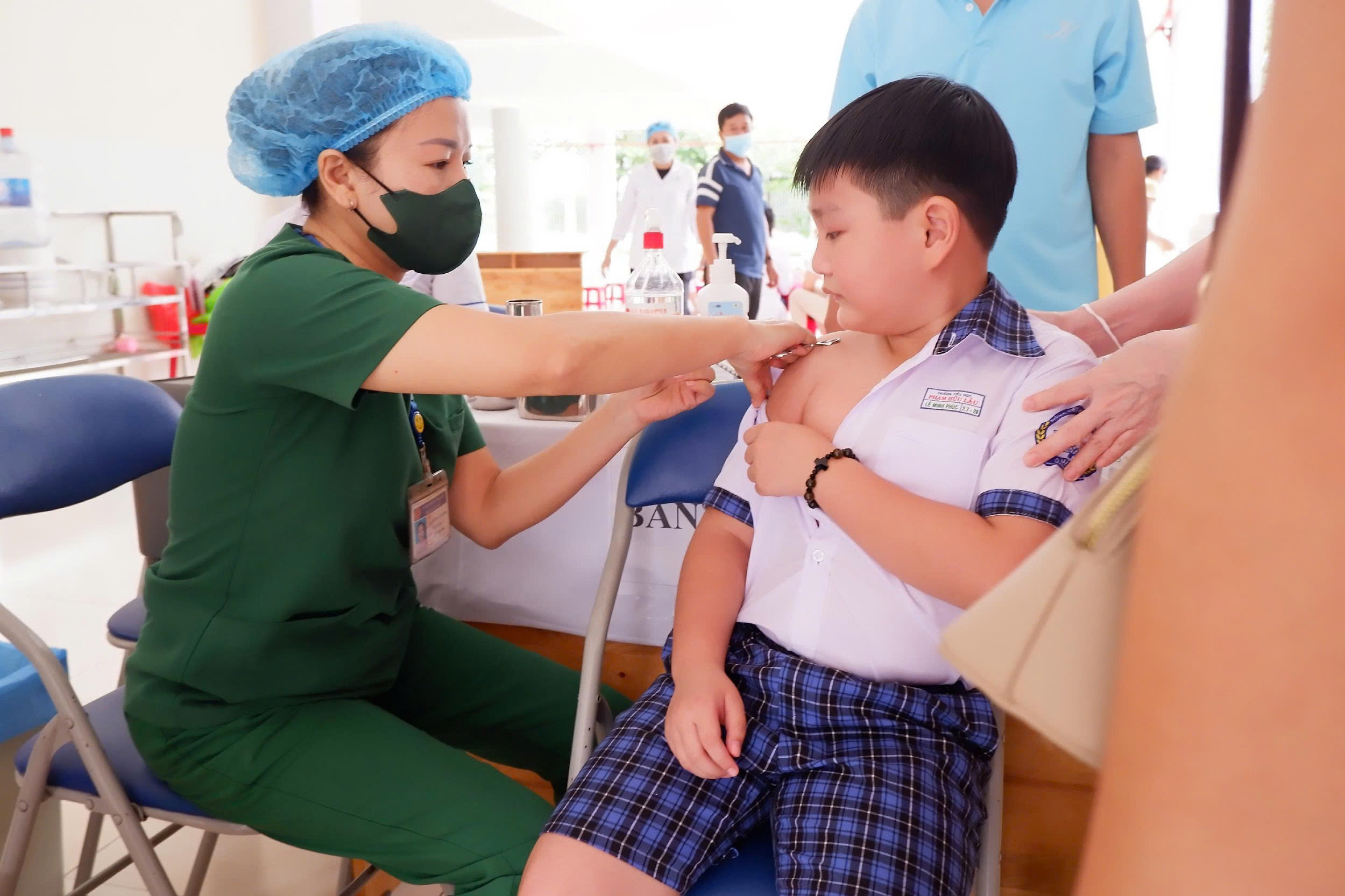 Gấp r&uacute;t ti&ecirc;m ph&ograve;ng sởi trong trường học- Ảnh 1.