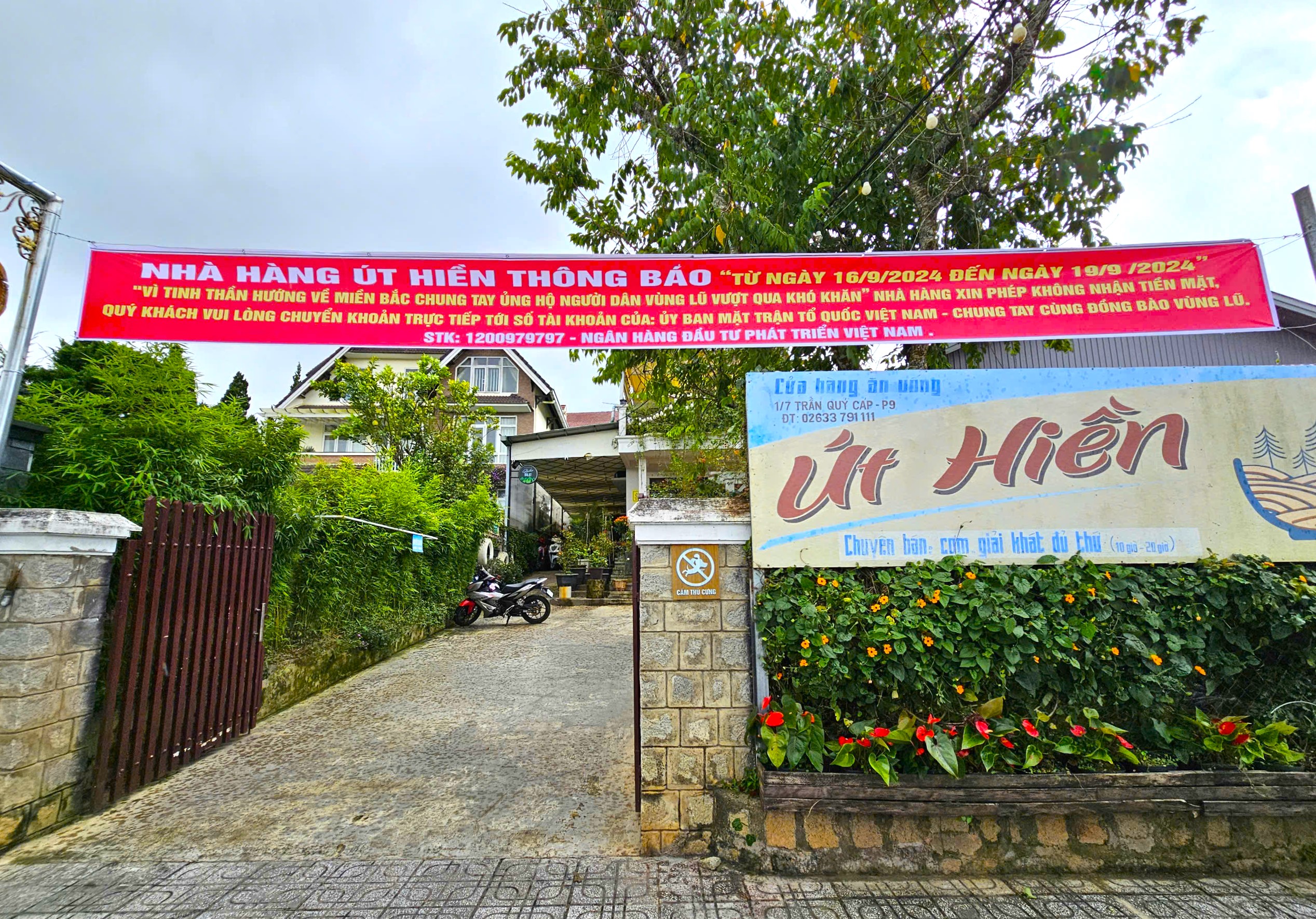 Qu&aacute;n ăn ở Đ&agrave; Lạt kh&ocirc;ng nhận tiền, kh&aacute;ch chỉ cần chuyển khoản ủng hộ đồng b&agrave;o miền Bắc- Ảnh 1.