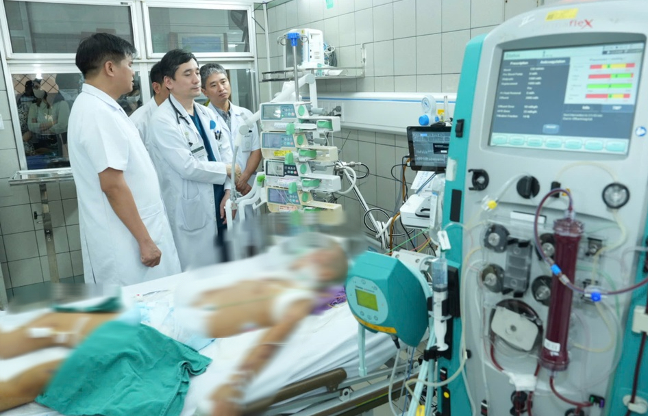 Hội chẩn với chuyên gia Nhật cứu cháu bé vụ lũ quét- Ảnh 1.