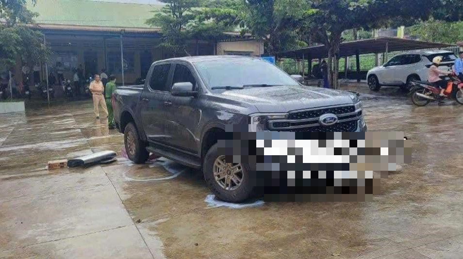 Diễn biến mới vụ học sinh lớp 2 bị &ocirc; t&ocirc; c&aacute;n chết trong s&acirc;n trường- Ảnh 1.