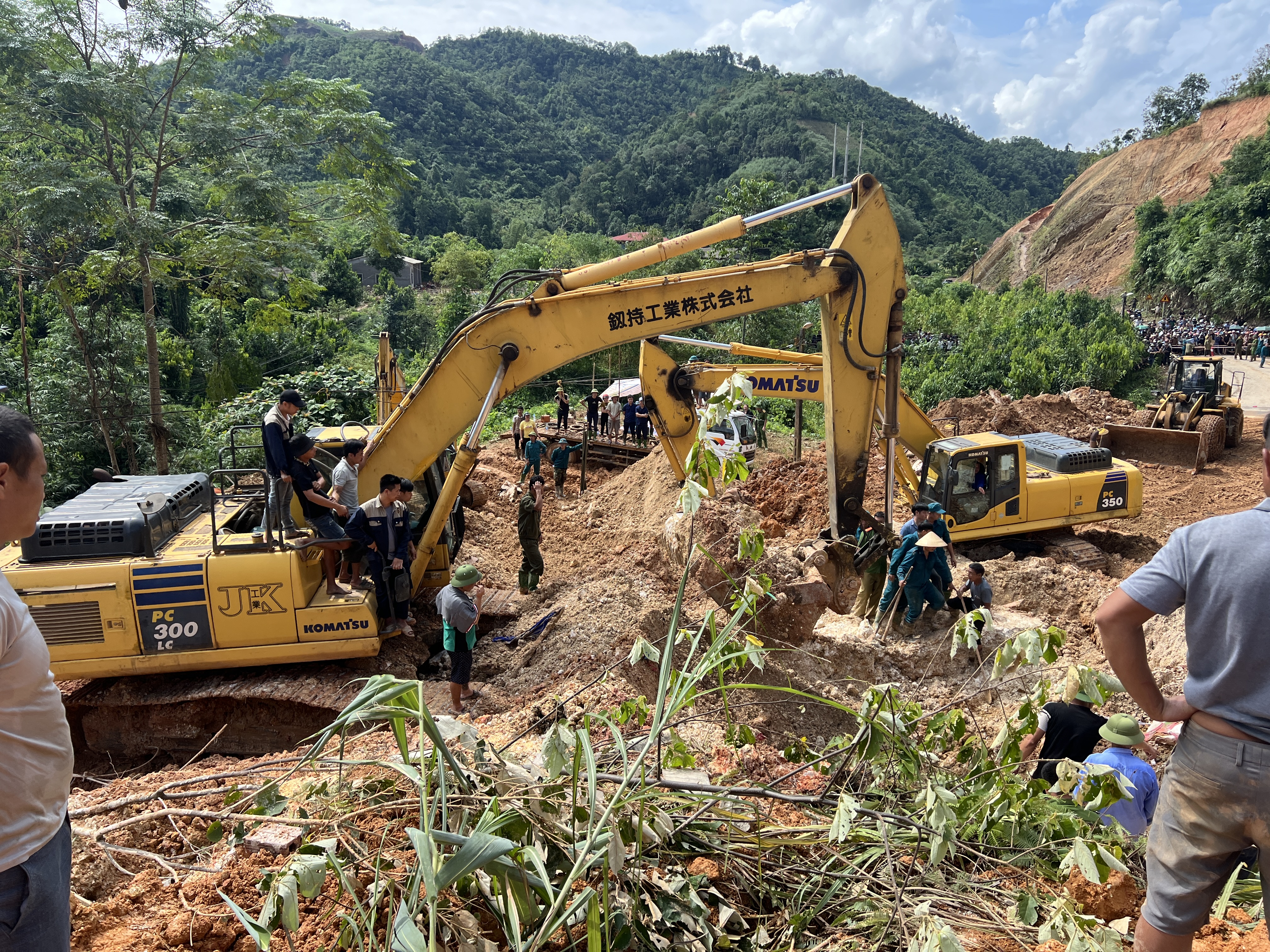 Nhiều ng&agrave;y trực ph&ograve;ng chống b&atilde;o lũ, thiếu t&aacute; trưởng c&ocirc;ng an x&atilde; đột tử trong ca trực- Ảnh 1.