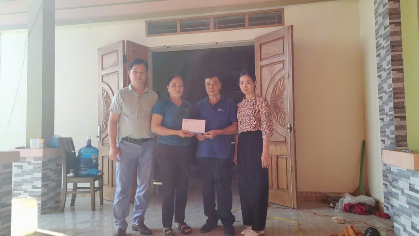 Bảo hiểm PTI tạm ứng bồi thường người tr&ecirc;n xe trong vụ sập cầu Phong Ch&acirc;u- Ảnh 1.