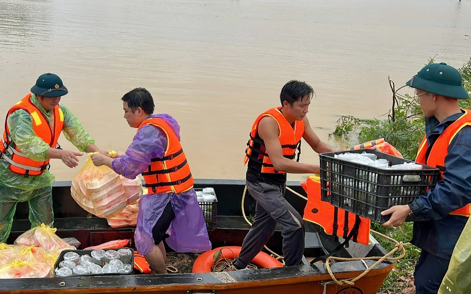 Diễn đàn “Làm thế nào để công tác cứu trợ được hiệu quả, thiết thực?”: Chấp hành nghiêm túc pháp luật