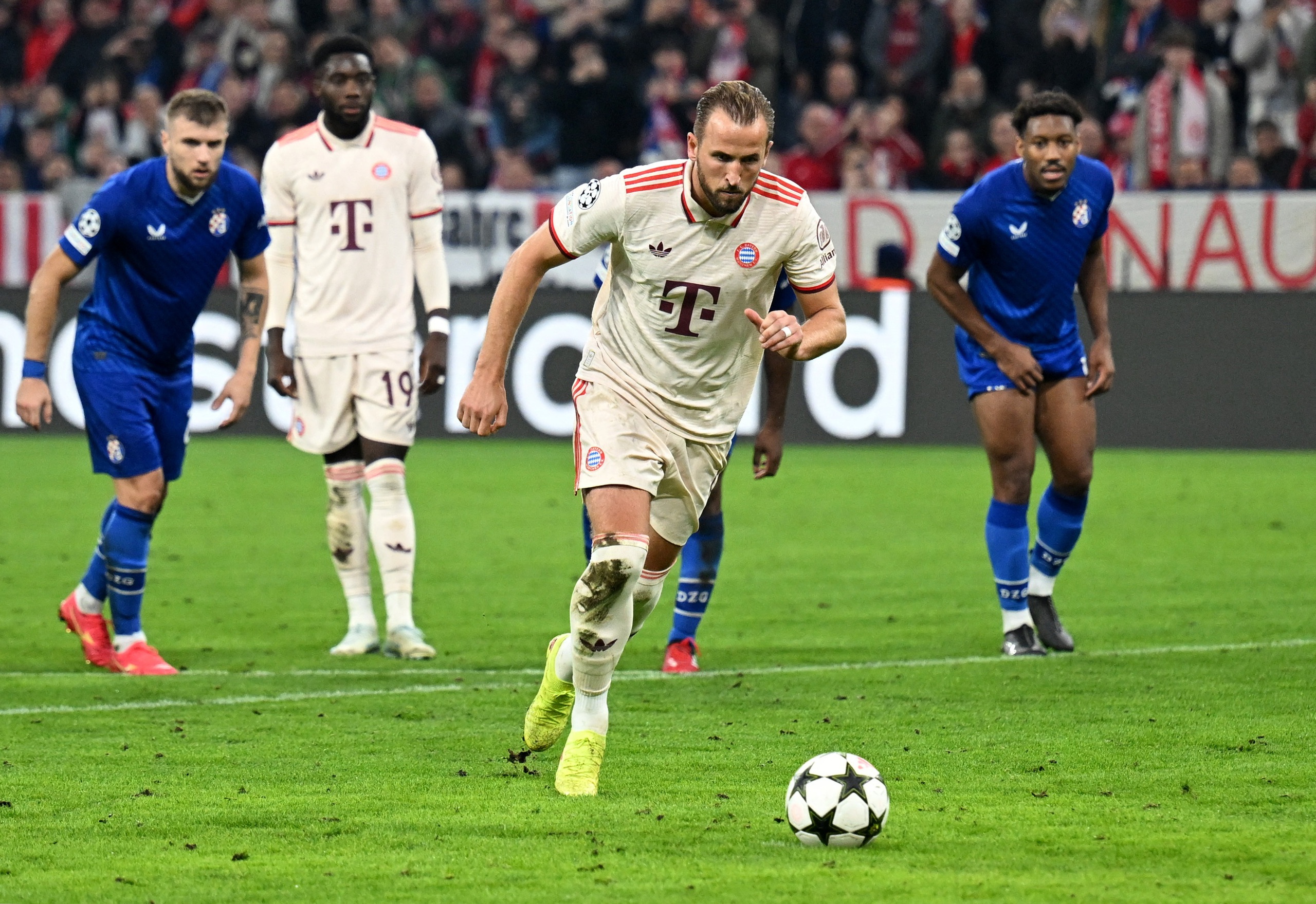 Harry Kane lập "c&uacute; poker", Bayern Munich đ&egrave; bẹp Dinamo Zagreb 9-2 ở Champions League- Ảnh 1.