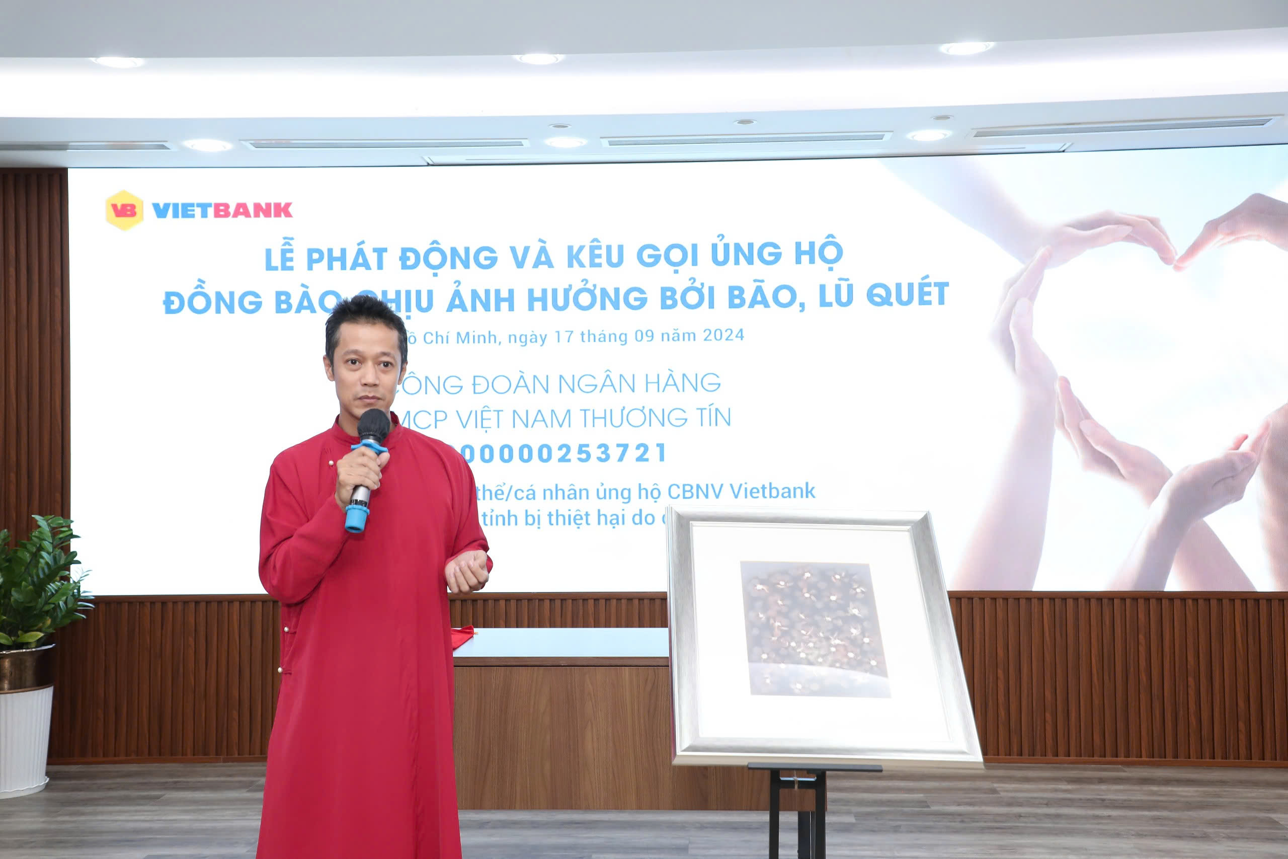 Nghệ sĩ thị gi&aacute;c Phạm Tuấn Ngọc chia sẻ tại sự kiện