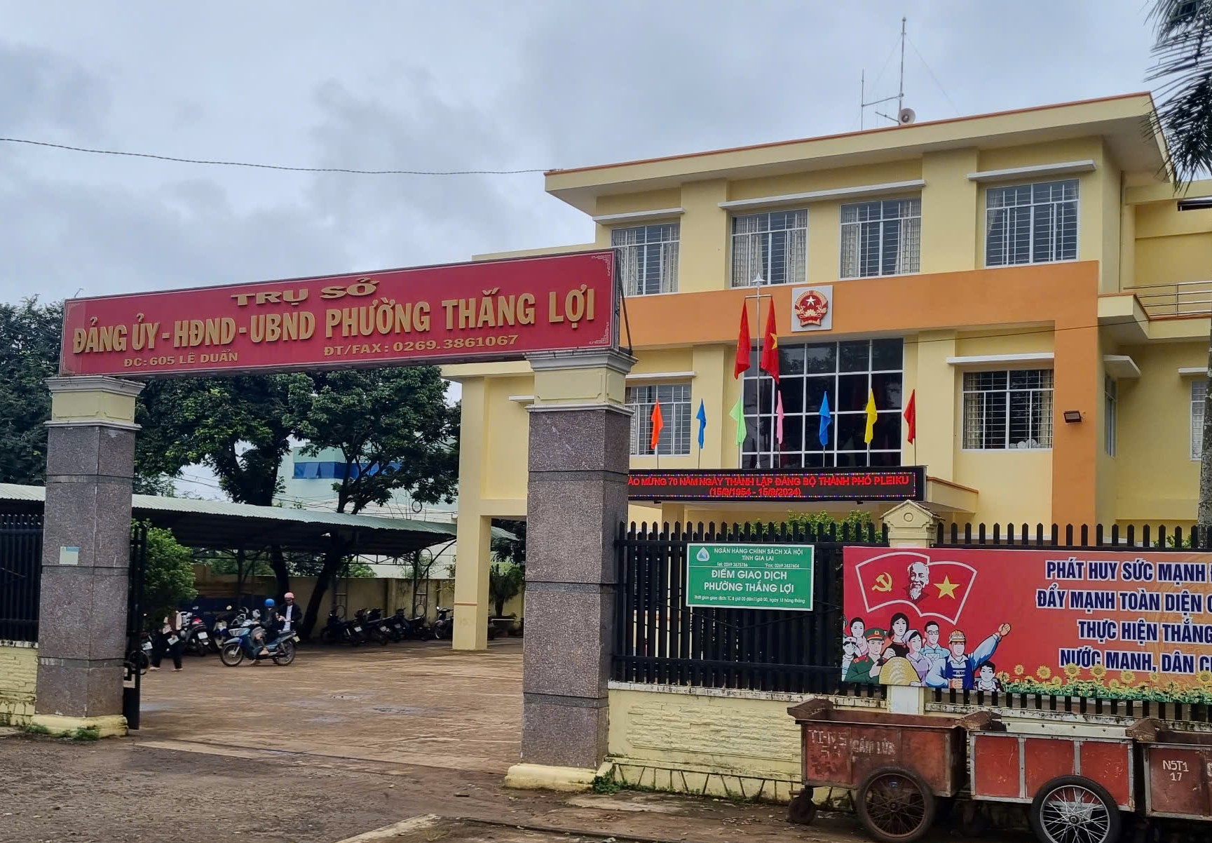 Kiểm điểm chủ tịch phường vi phạm nồng độ cồn, "giấu" nơi c&ocirc;ng t&aacute;c- Ảnh 1.