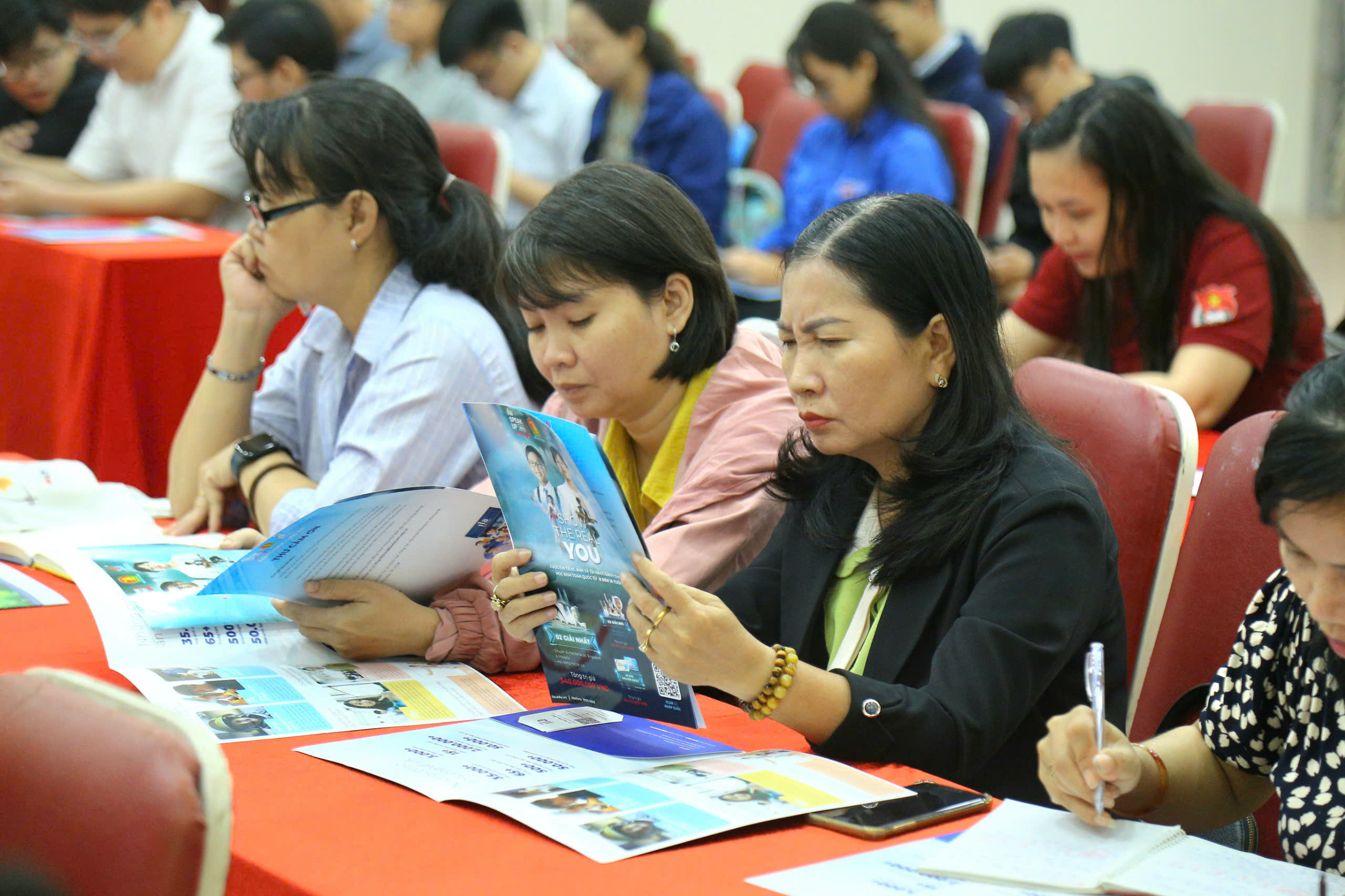 Cuộc thi tiếng Anh mở ra cơ hội du học cho học sinh tiểu học v&agrave; THCS- Ảnh 1.