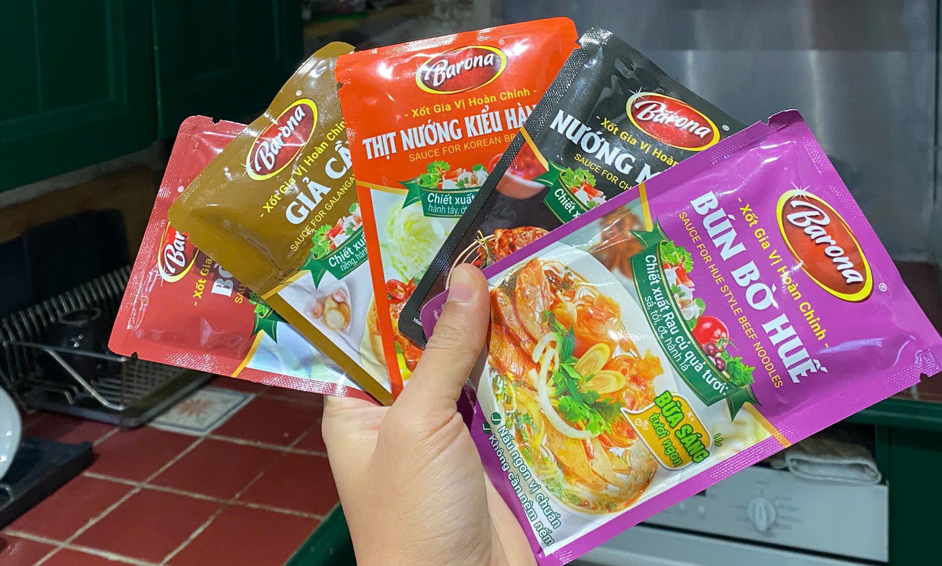 Cuộc thi "Tự h&agrave;o h&agrave;ng Việt": Xốt gia vị, "cứu tinh" của t&ocirc;i!- Ảnh 1.