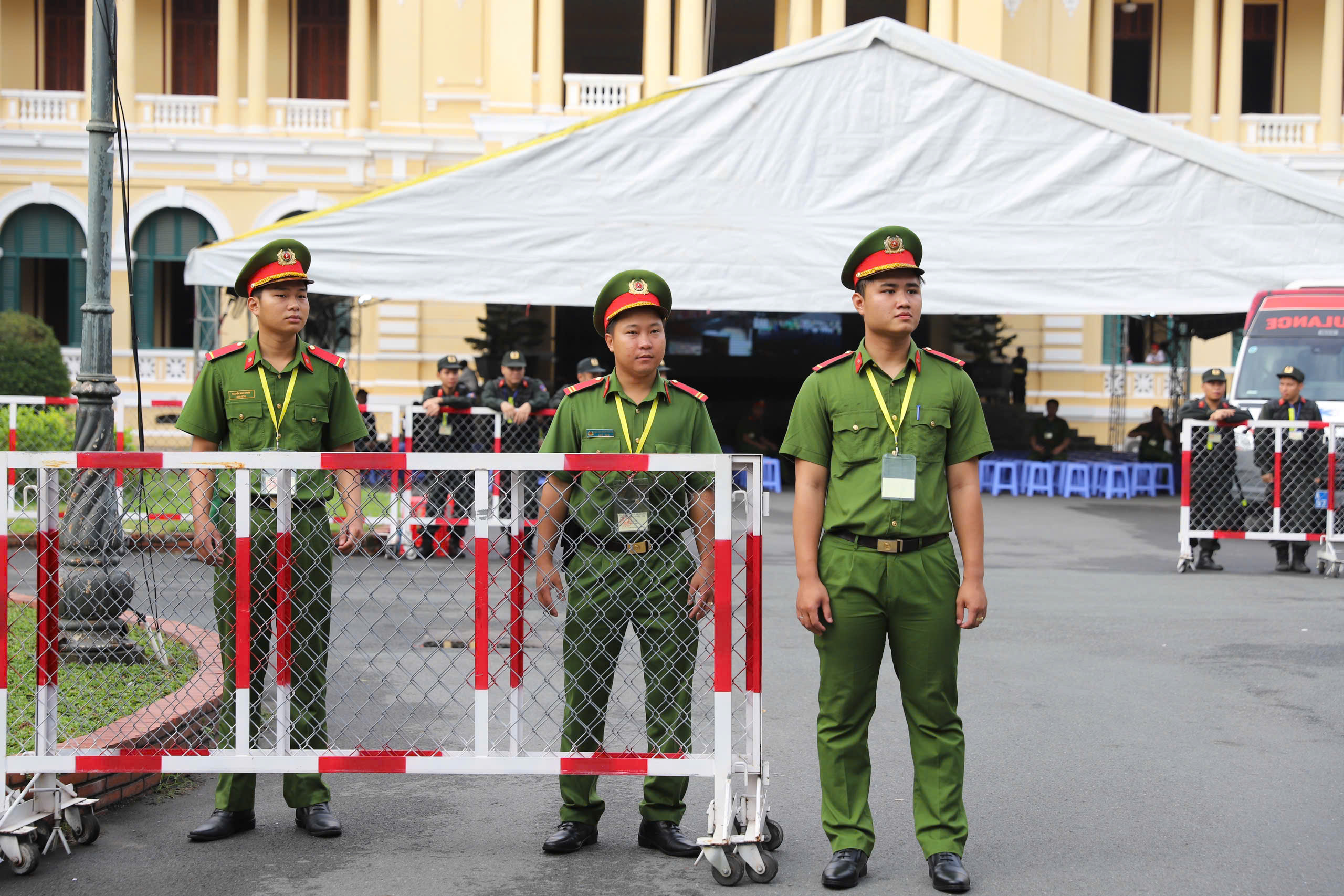 Những h&igrave;nh ảnh đầu ti&ecirc;n về phi&ecirc;n t&ograve;a b&agrave; Trương Mỹ Lan lần thứ 2- Ảnh 5.