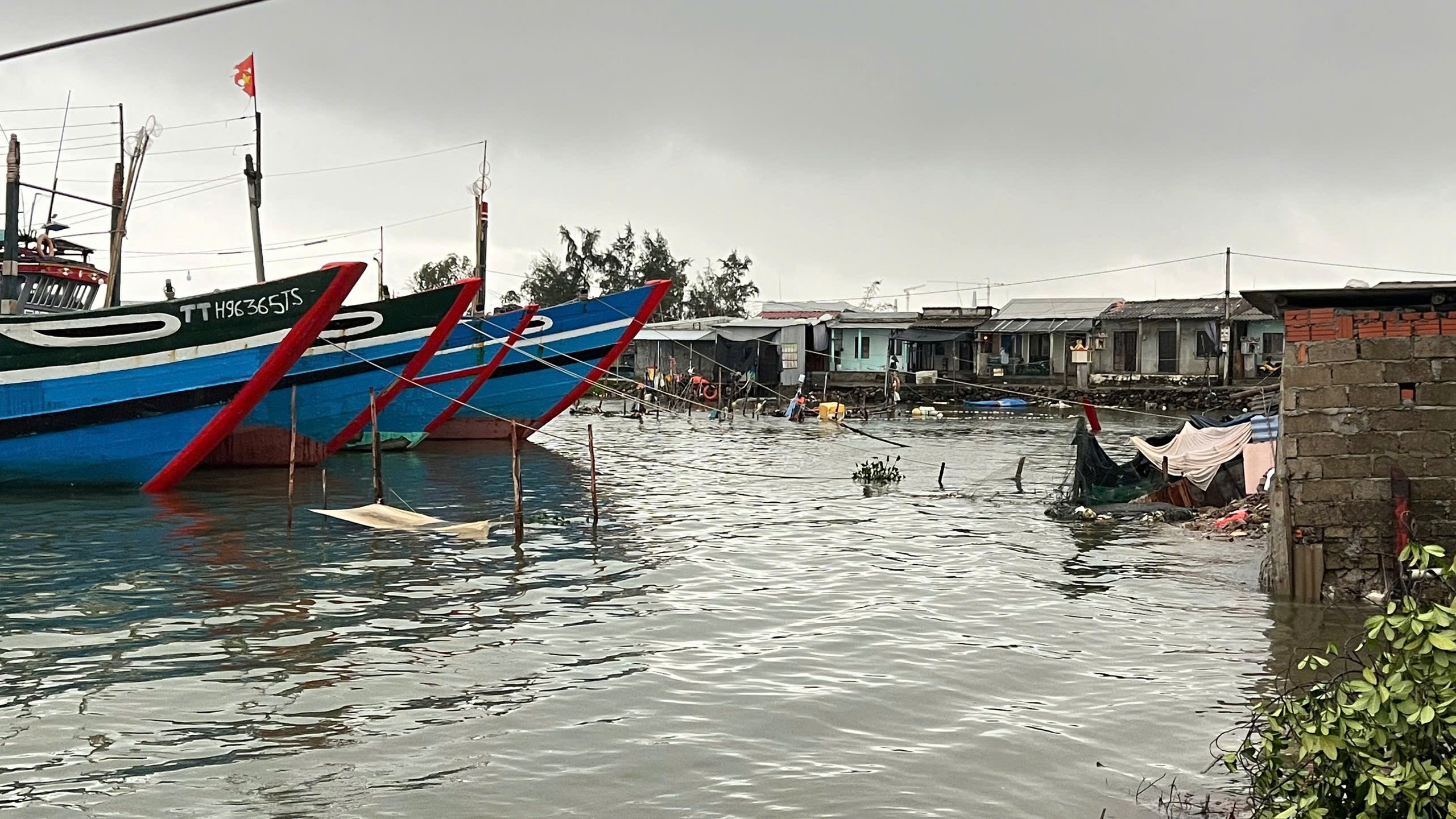 T&igrave;nh h&igrave;nh miền Trung trước thời điểm b&atilde;o số 4 đổ bộ - Ảnh 8.