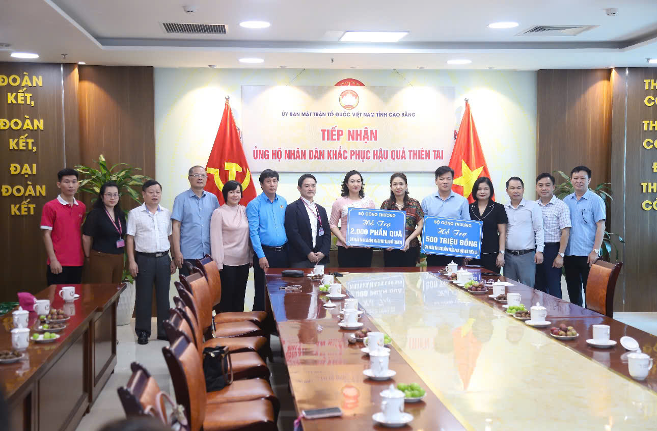 Tập đo&agrave;n AEON hỗ trợ người d&acirc;n bị ảnh hưởng b&atilde;o, lũ gần 2,5 tỉ đồng- Ảnh 2.