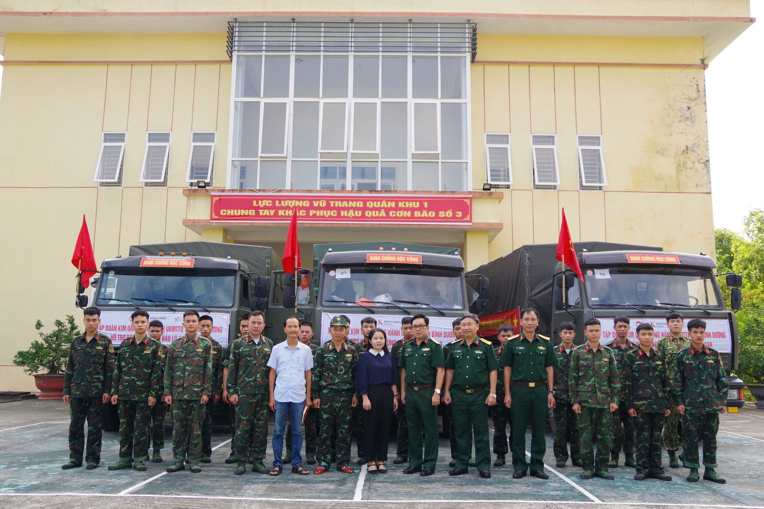  
Tập đo&agrave;n Kim Oanh hỗ trợ tr&ecirc;n 5 tỉ đồng gi&uacute;p đồng b&agrave;o v&ugrave;ng b&atilde;o lũ Miền Bắc khắc phục kh&oacute; khăn- Ảnh 5.