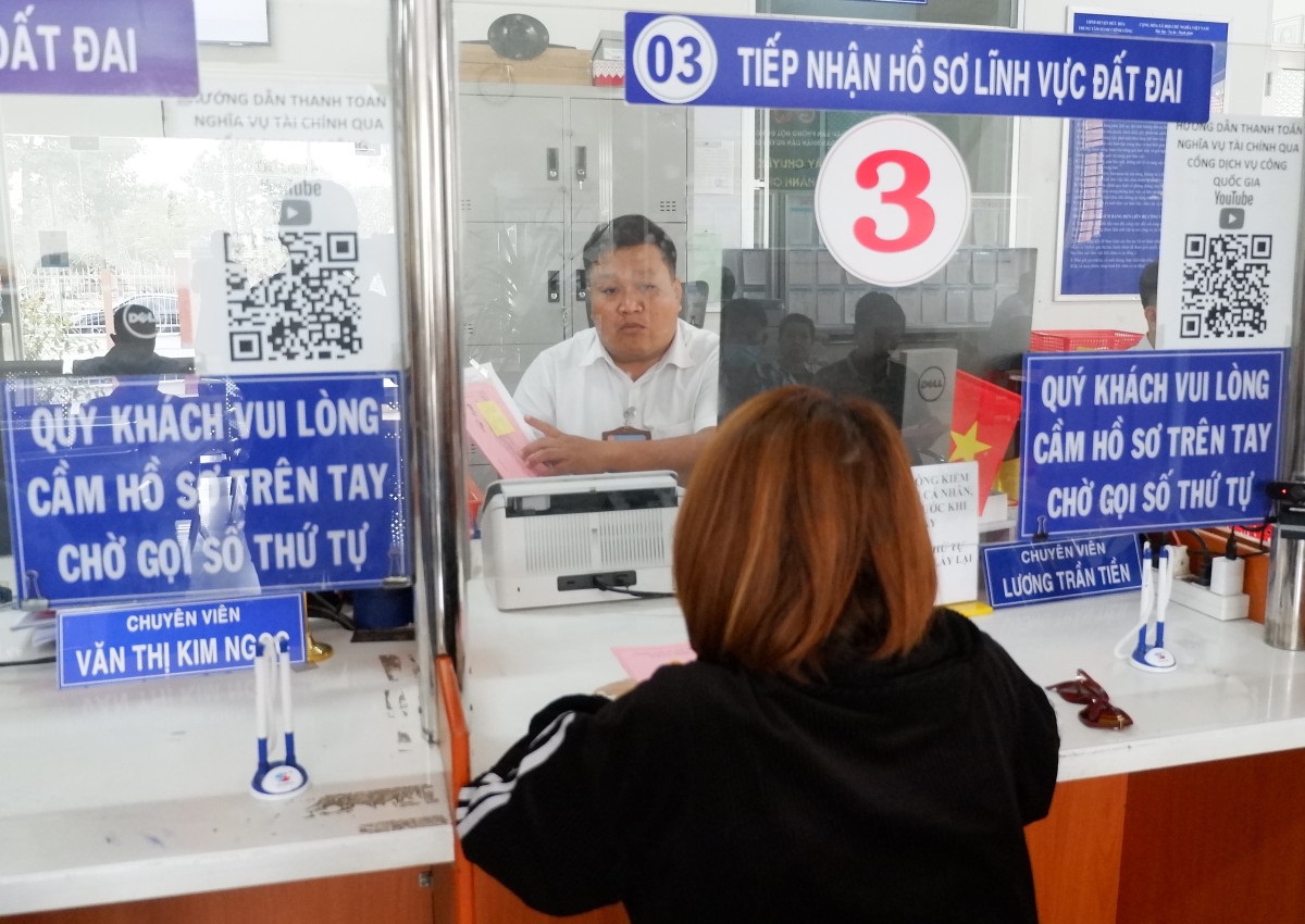 Long An: Quyết liệt triển khai nhiều giải ph&aacute;p về cải c&aacute;ch h&agrave;nh ch&iacute;nh- Ảnh 1.