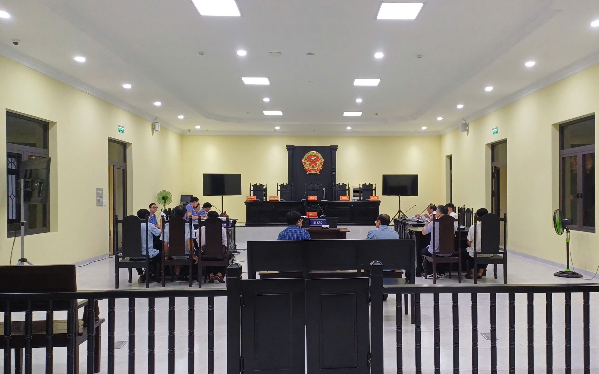 Cha con "đại gia" điện gió ở miền Tây hầu tòa về hành vi lừa đảo