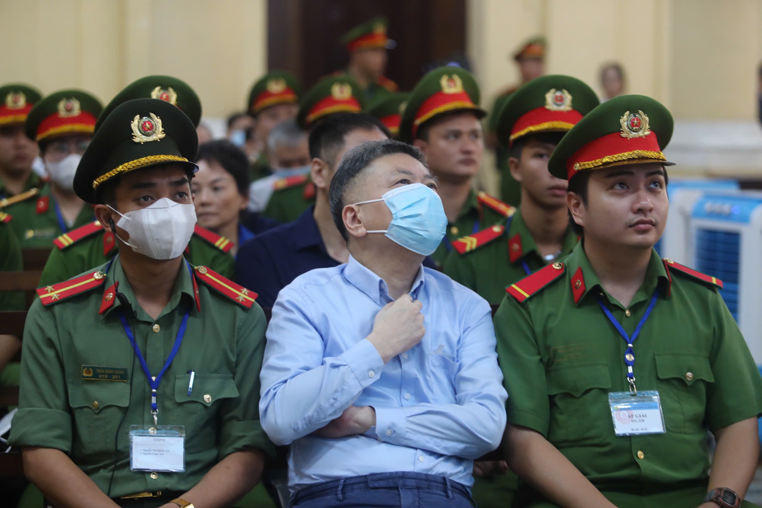 Những h&igrave;nh ảnh đầu ti&ecirc;n về phi&ecirc;n t&ograve;a b&agrave; Trương Mỹ Lan lần thứ 2- Ảnh 8.