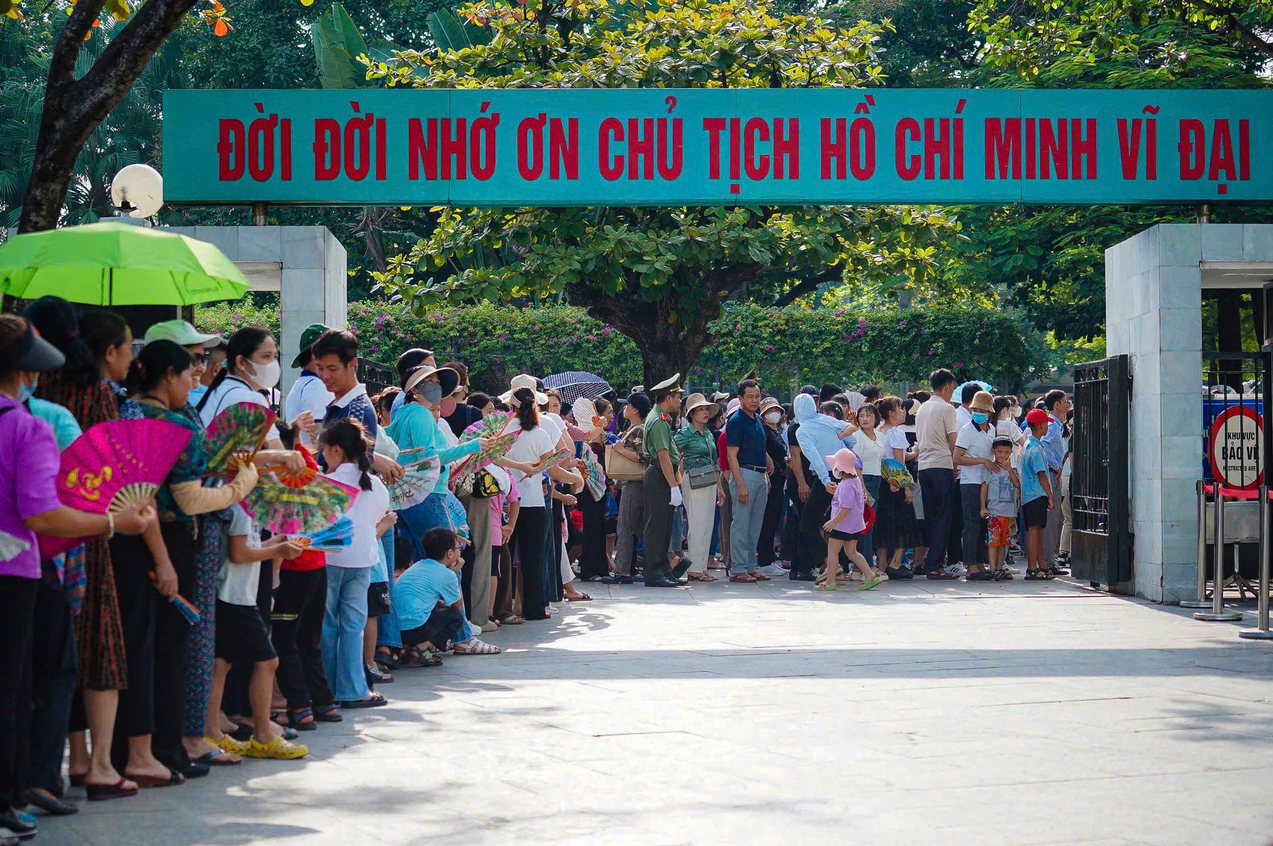 H&agrave;ng ng&agrave;n người d&acirc;n chứng kiến Lễ thượng cờ thi&ecirc;ng li&ecirc;ng trong ng&agrave;y Quốc kh&aacute;nh 2-9- Ảnh 10.