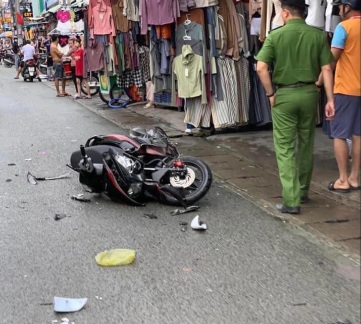 &Ocirc; t&ocirc; &ldquo;đi&ecirc;n&rdquo; t&ocirc;ng h&agrave;ng loạt xe m&aacute;y ở Đồng Nai- Ảnh 2.